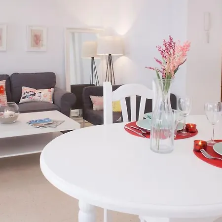 Seafront Unique Location B6 Apartment *